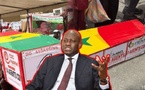 1er Mai tendu : Abass Fall, le ministre du Travail hué lors de la fête du travail
