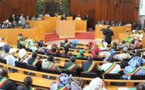 Assemblée nationale : adoption du texte sur les dépenses spéciales et convocation d’une session extraordinaire