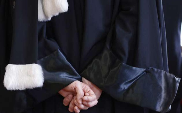 Strasbourg : Trois mois de suspension pour l’avocat qui plaidait nu sous sa robe