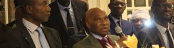 Vidéo : Abdoulaye Wade dévoile ses talents de chanteur