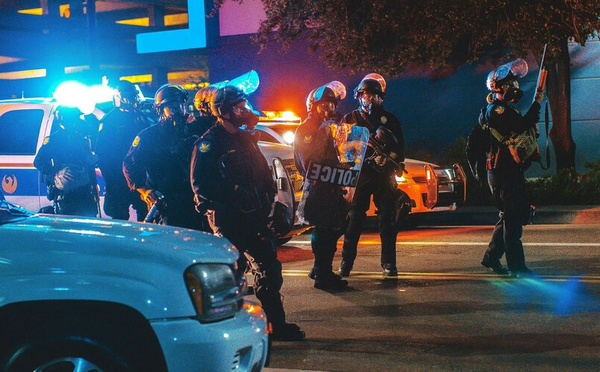 États-Unis : La fusillade d'Austin fait 3 morts et 14 blessés, la piste terroriste privilégiée