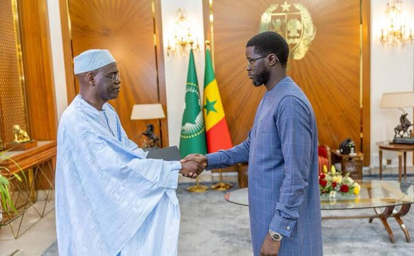 Le président Diomaye et le PM Al Aminou Lo décrètent la sobriété stricte pour les passations de service au sein de l’Administration